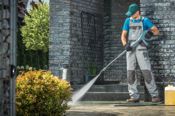 Best Pool Deck Cleaning  in Woodlake, CA